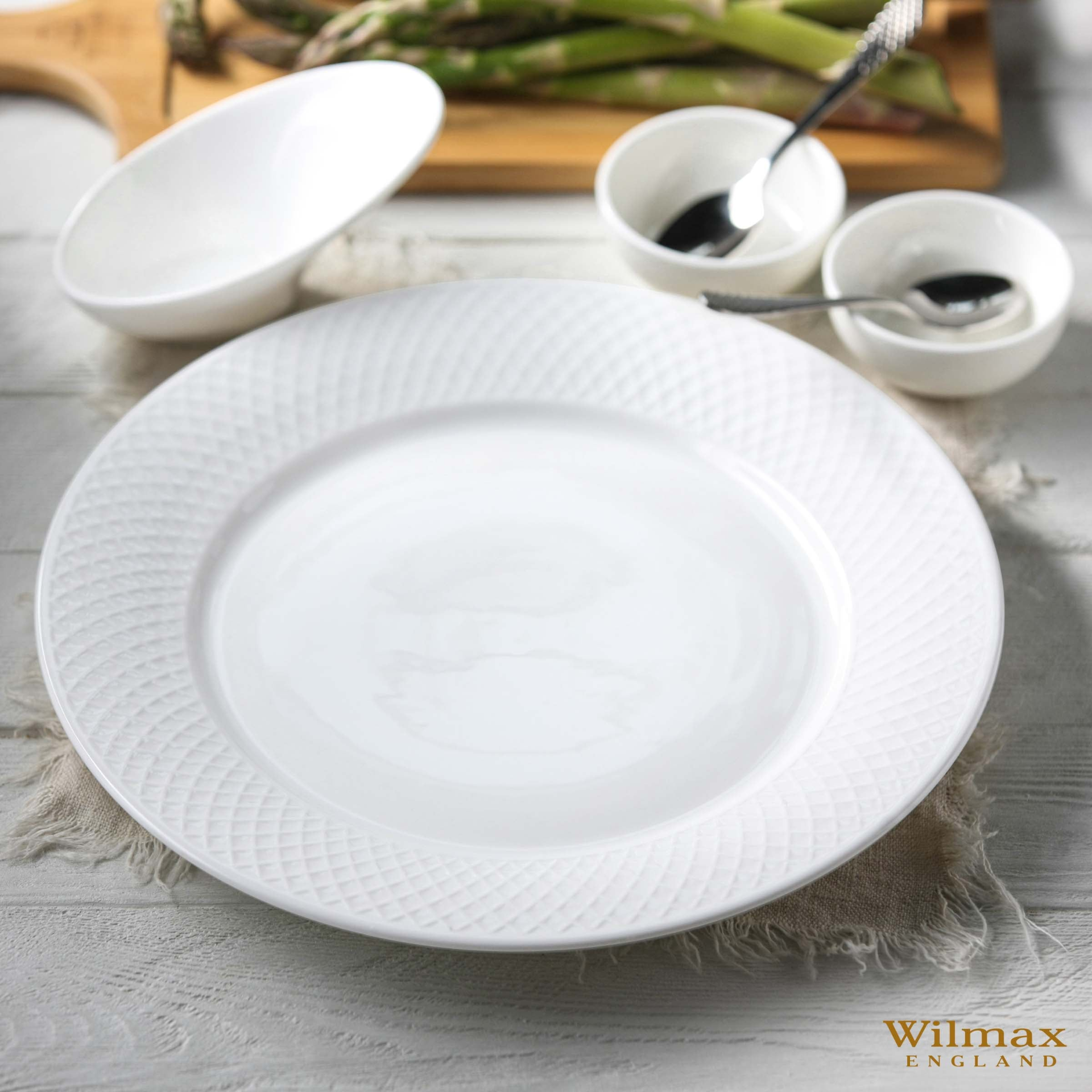 White Dinner Plate With Embossed Wide Rim 10" | Set Of 6 In Gift Box