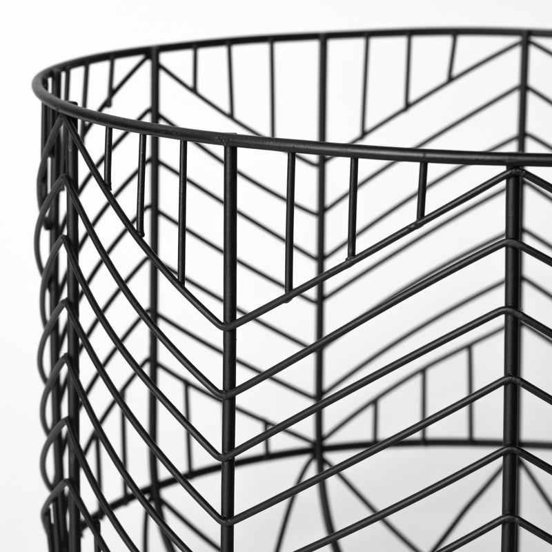 Set of Two Black Metal Wire Chevron Bowls-3